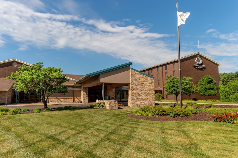 DoubleTree by Hilton Hotel Collinsville - St. Louis 21/22