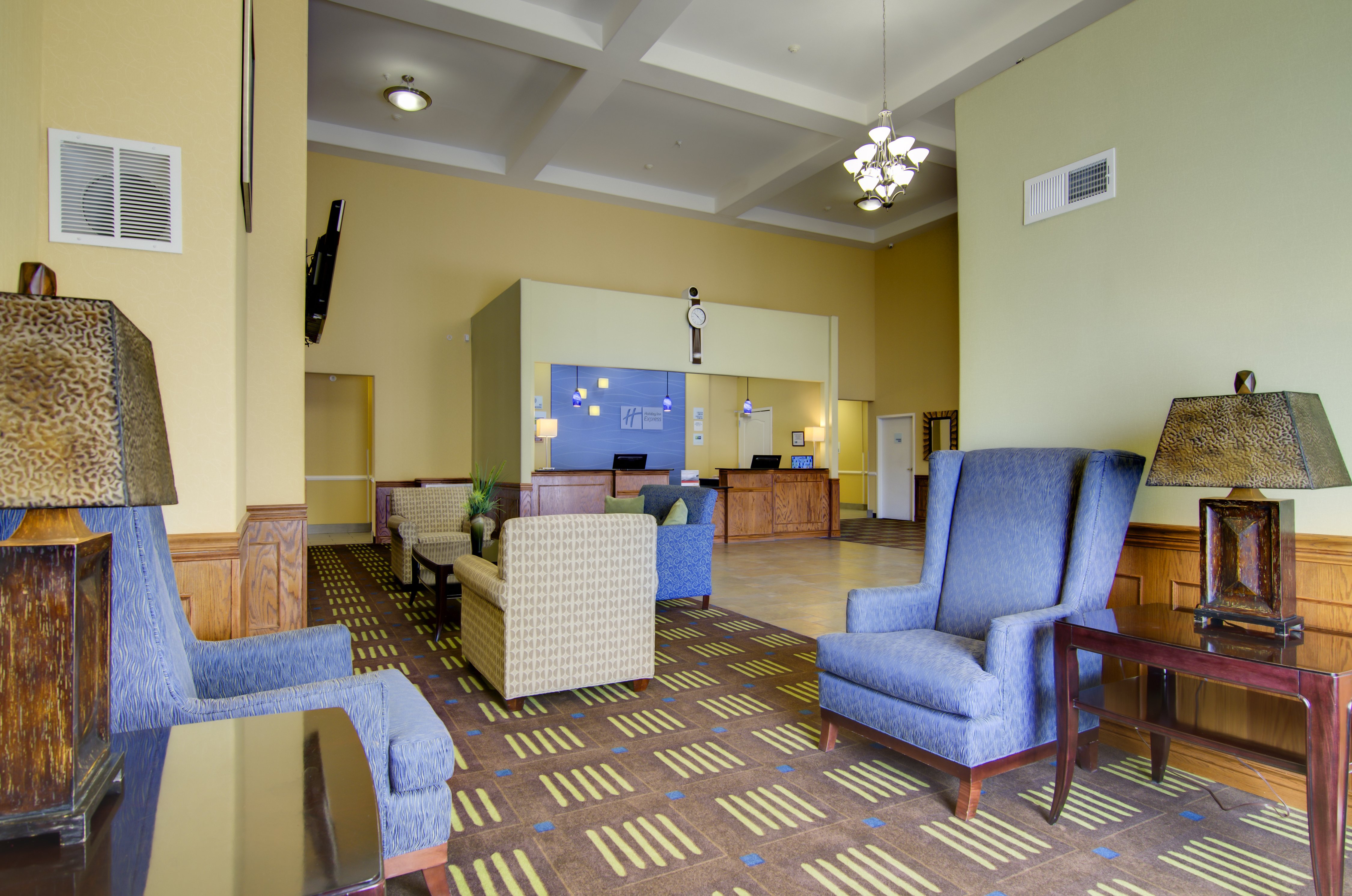 Holiday Inn Express Hotel Amp Stes Kansas City Sports Complex 43/55