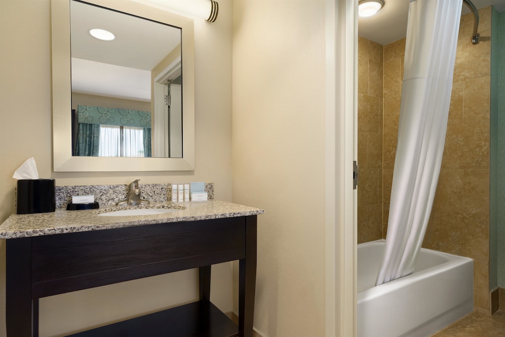 Hampton Inn & Suites Bluffton-Sun City 19/43
