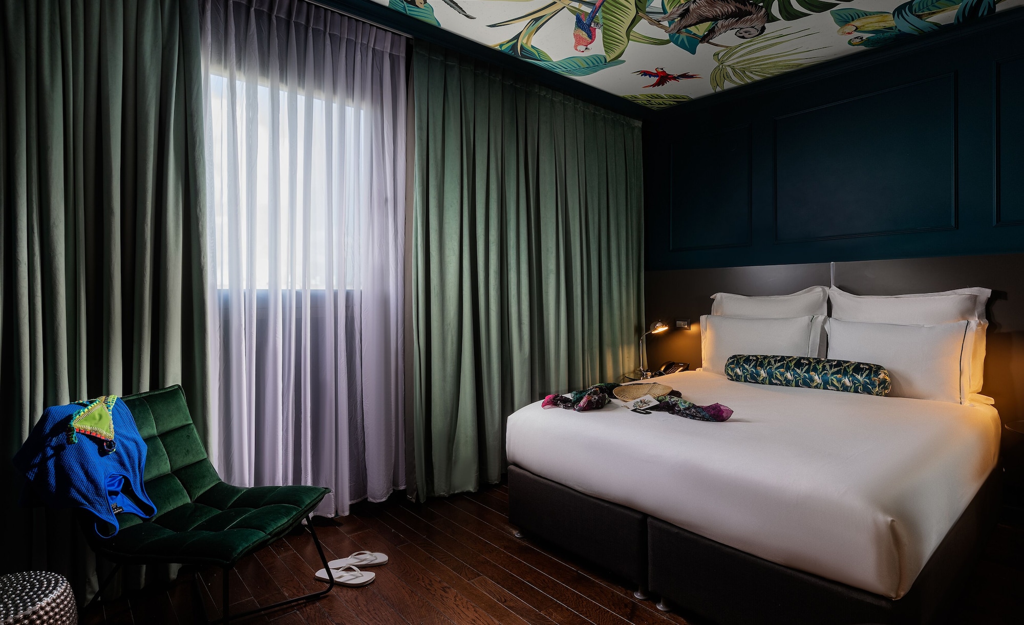 STANDARD, DOUBLE OR TWIN BED, CITY VIEW