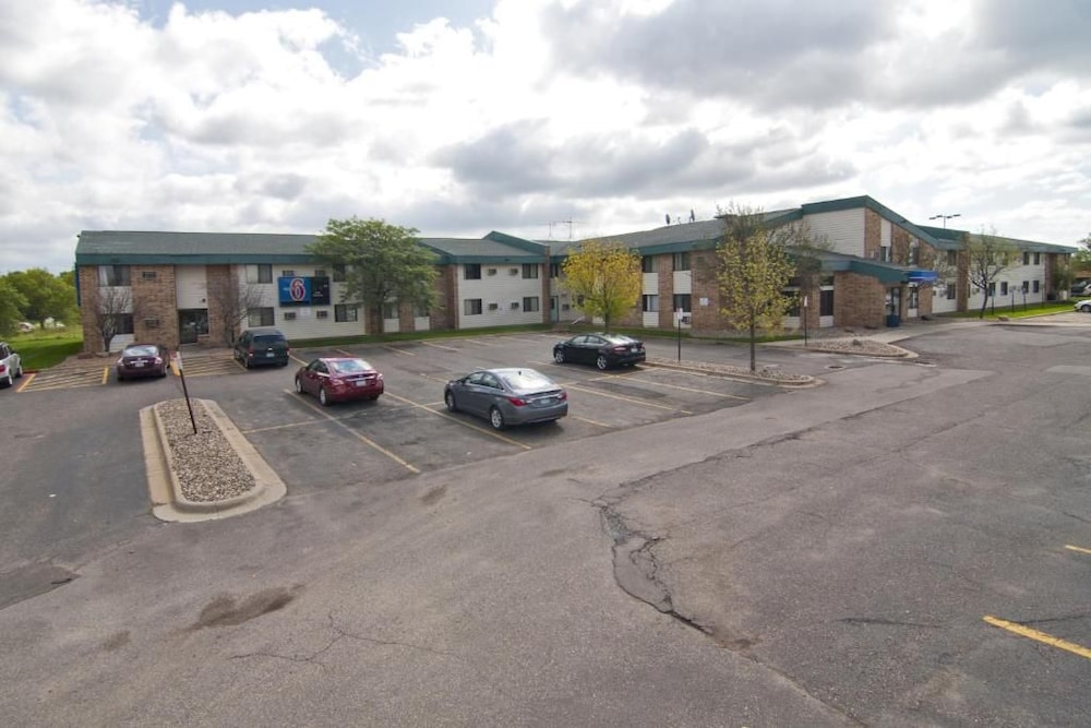 Motel6 Lakeville, MN - South - Lakeville 39/59