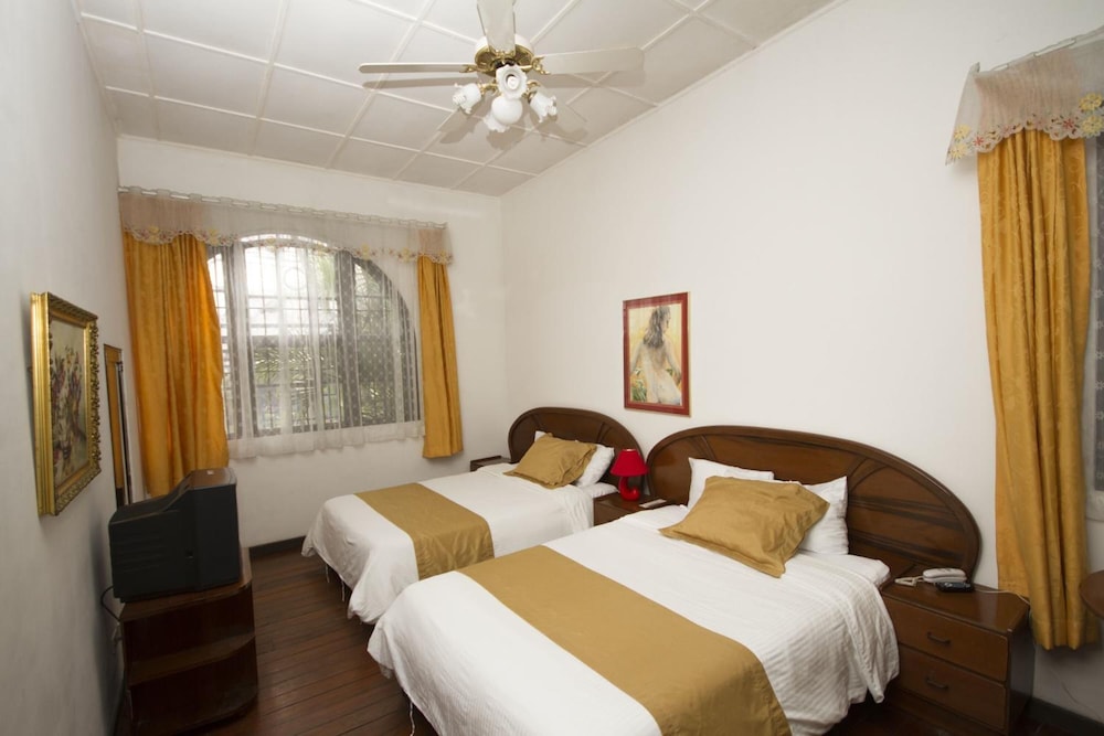 1492 Hotel 23/51