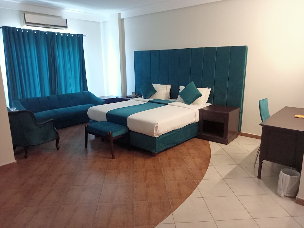 Grand Regency Hotel 26/50