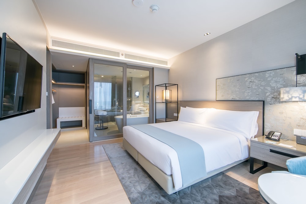 Holiday Inn & Suites Rayong City Centre 21/77