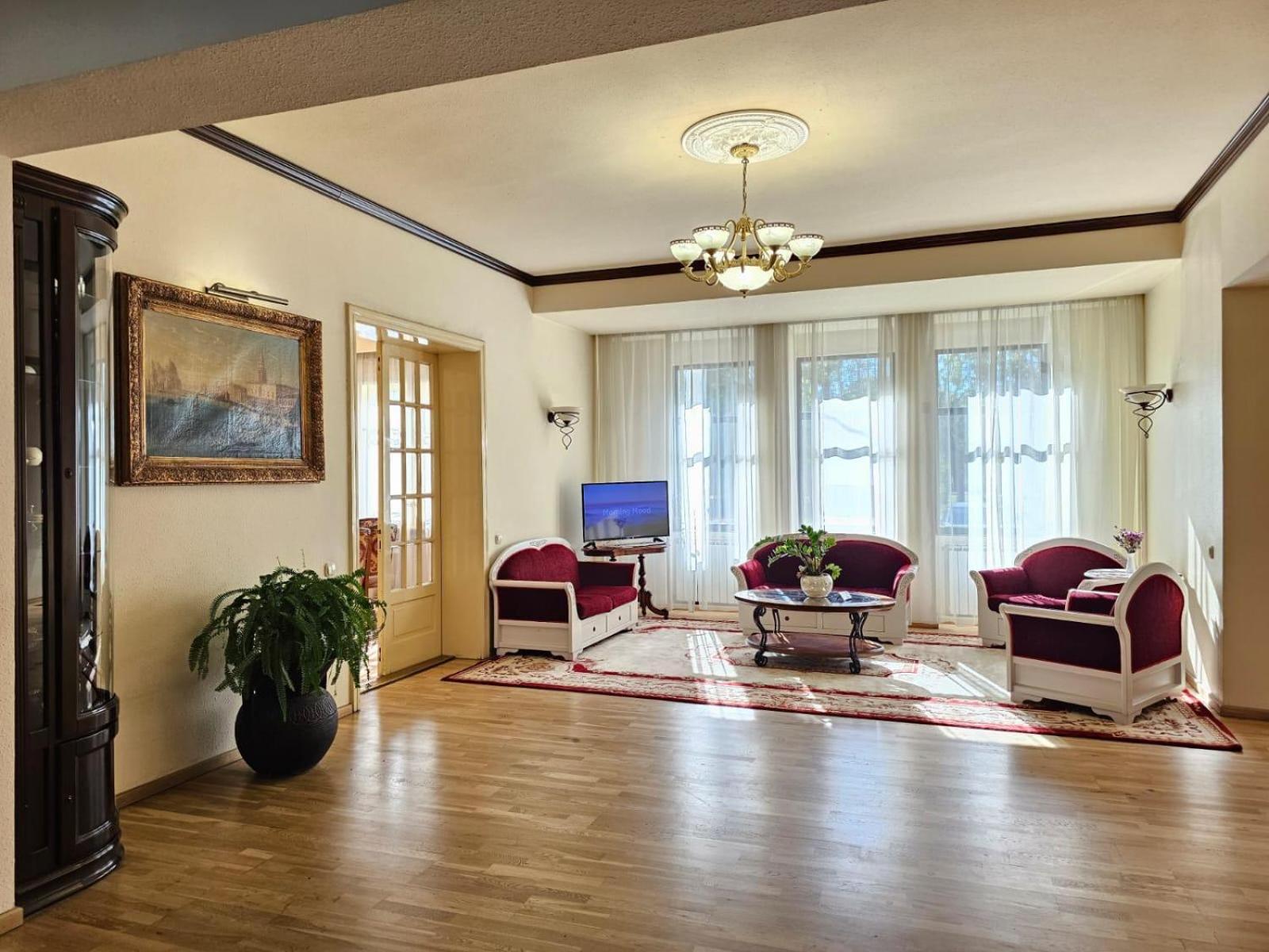 Elite Hotel 28/46
