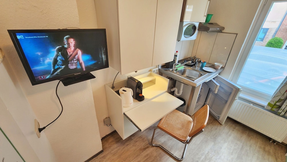 B & L Hostel 28/50