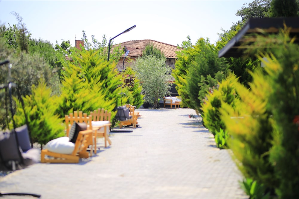 Simlarda Country Club 77/79