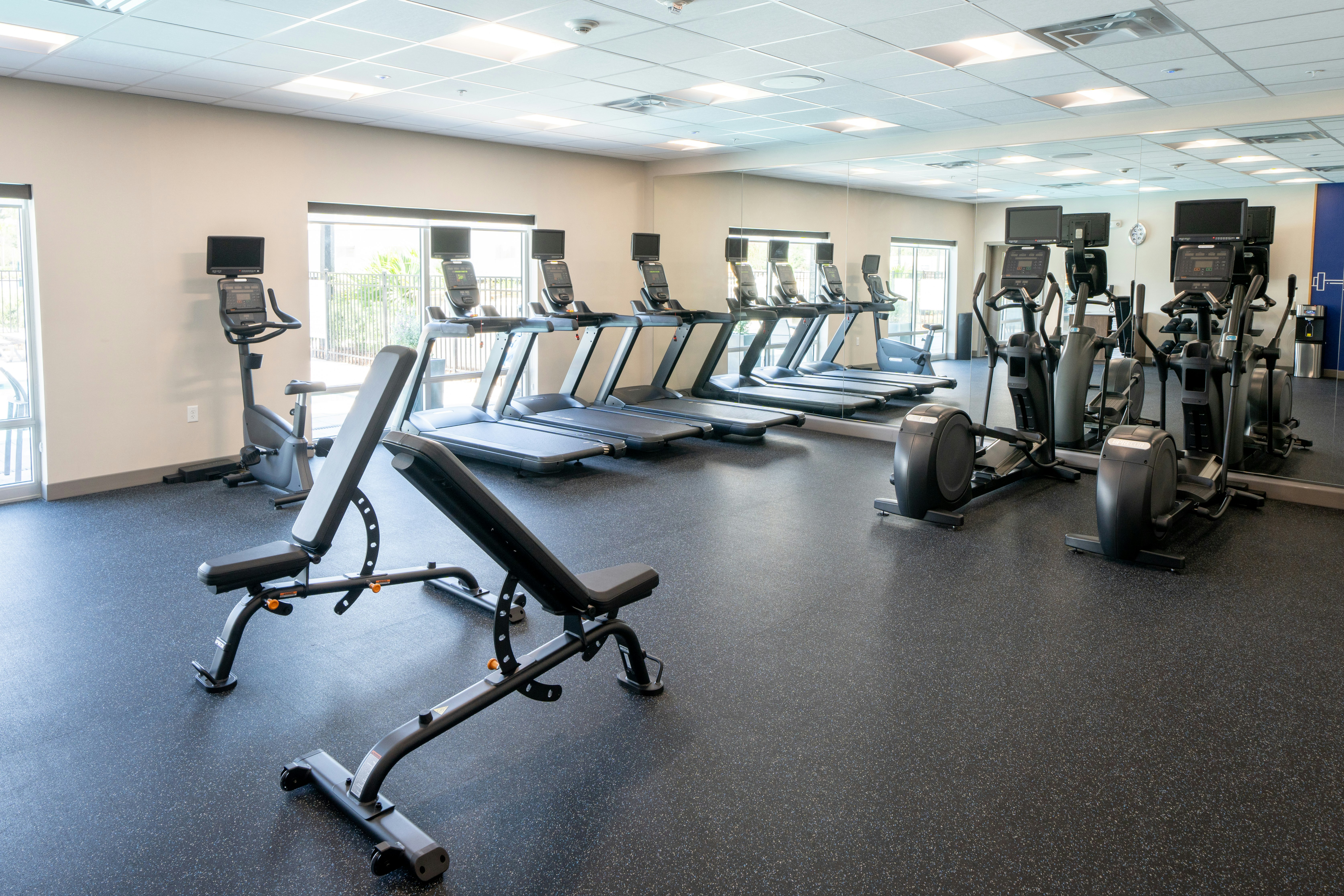 Holiday Inn Express & Suites Fort Walton Beach - Eglin Area, an IHG Hotel 24/50