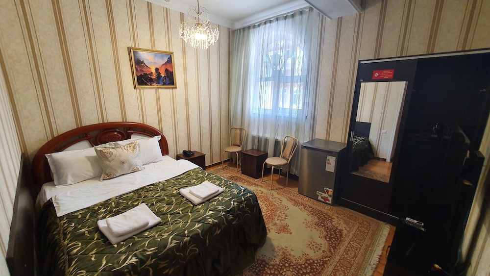 Sarbon Hotel 29/72
