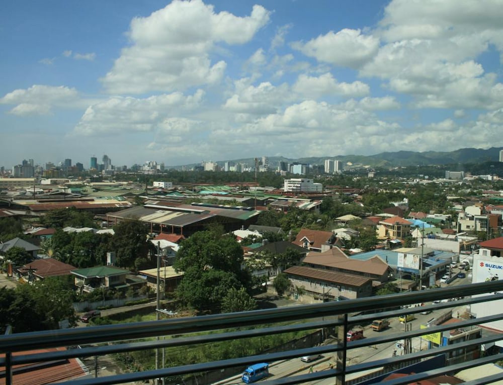Allure Hotel And Suites 38/55