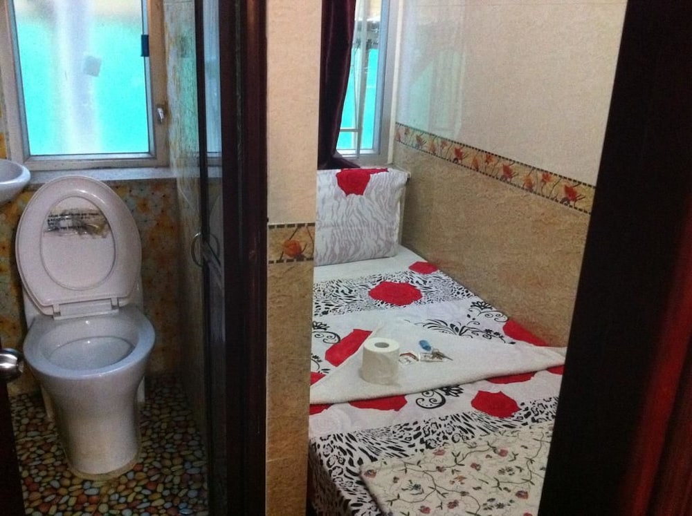 Marrigold Hostel 60/64