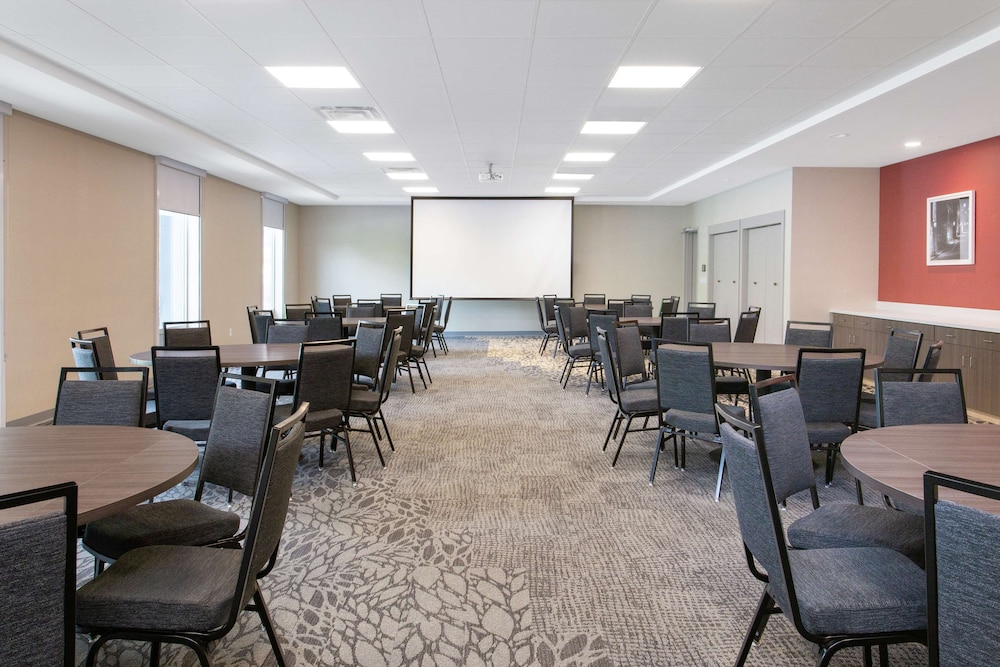 Home2 Suites By Hilton Smithfield Providence 43/46