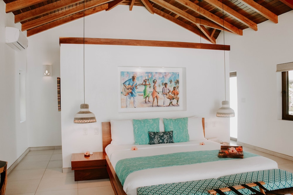 Beach House, Studio, King Bed, Beach Front، Naïa Resort And Spa 4/5