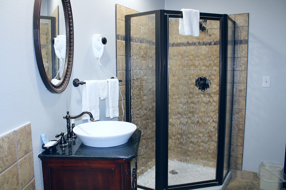 Greenstay Hotel and Suites St James 61/62