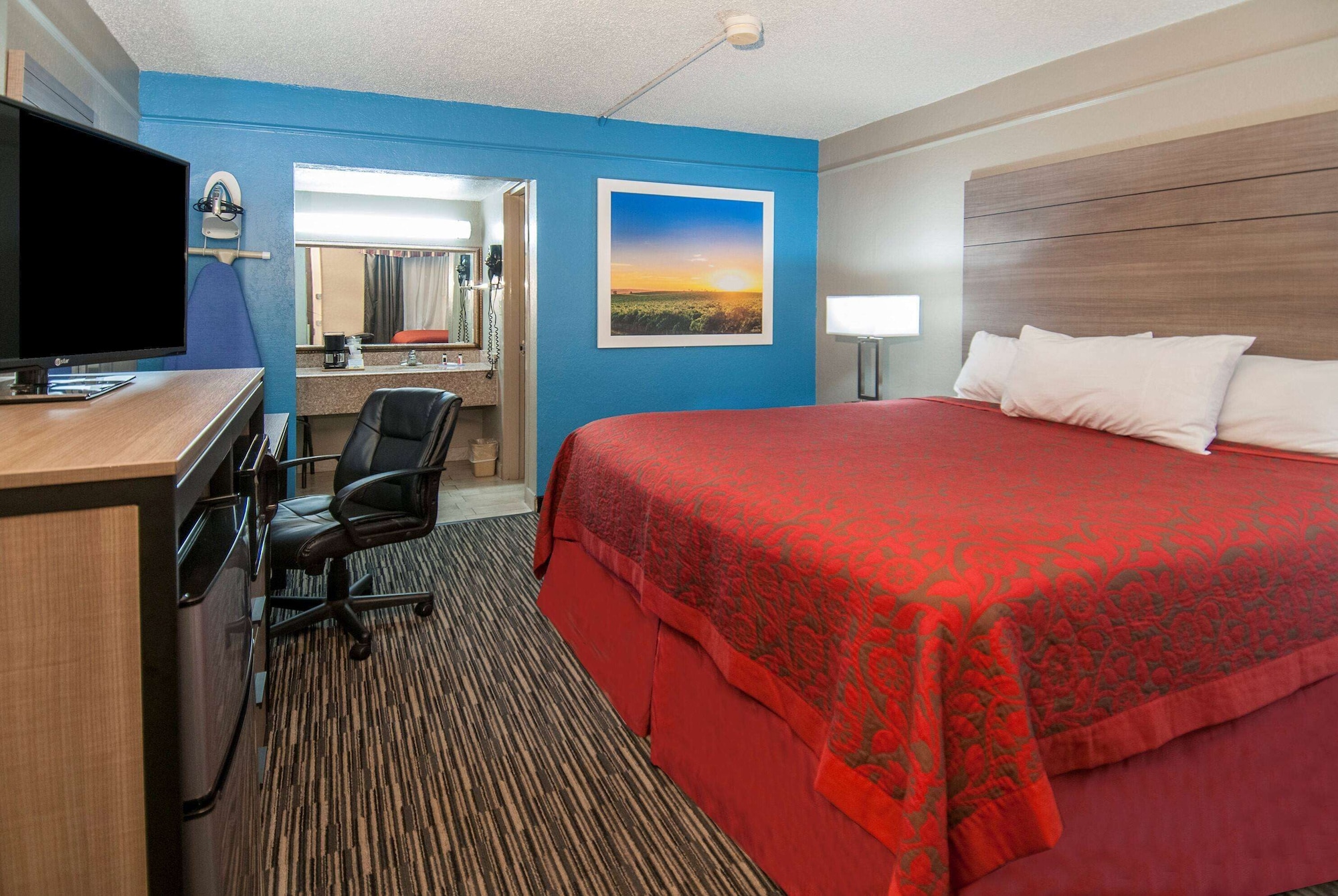 غرفة بسرير كينج لذوي الإعاقة، Days Inn by Wyndham Central San Antonio NW Medical Center 3/8