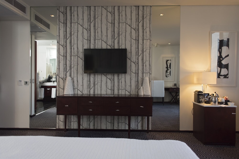 Davinci Hotel And Suites On Nelson Mandela Square 31/67