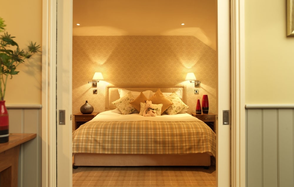 DELUXE, SUITE