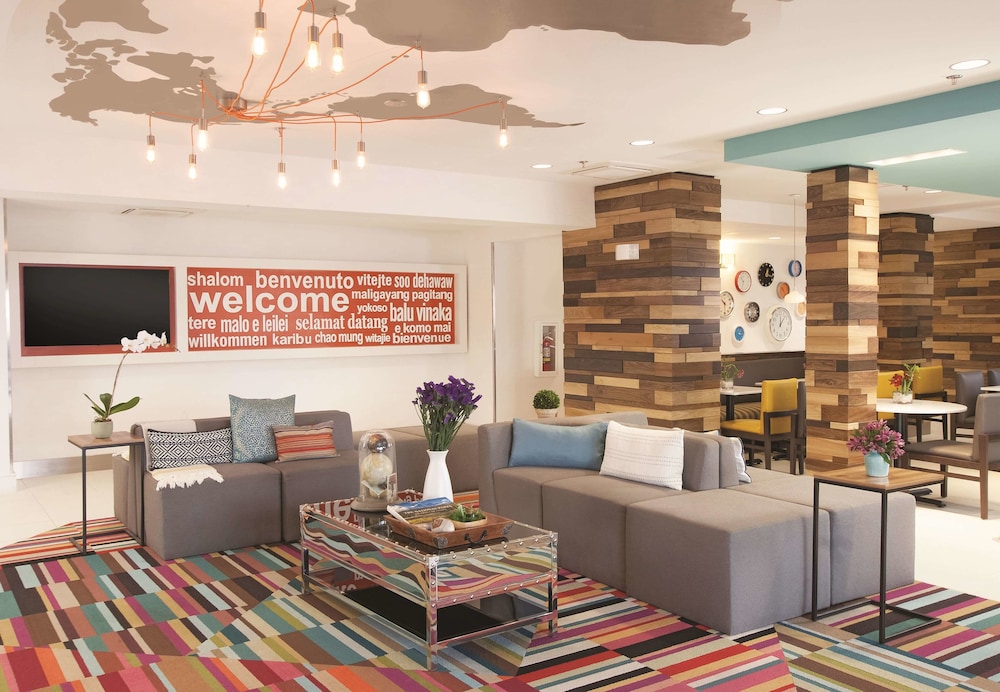 La Quinta Inn & Suites by Wyndham Atlanta Airport North 44/60