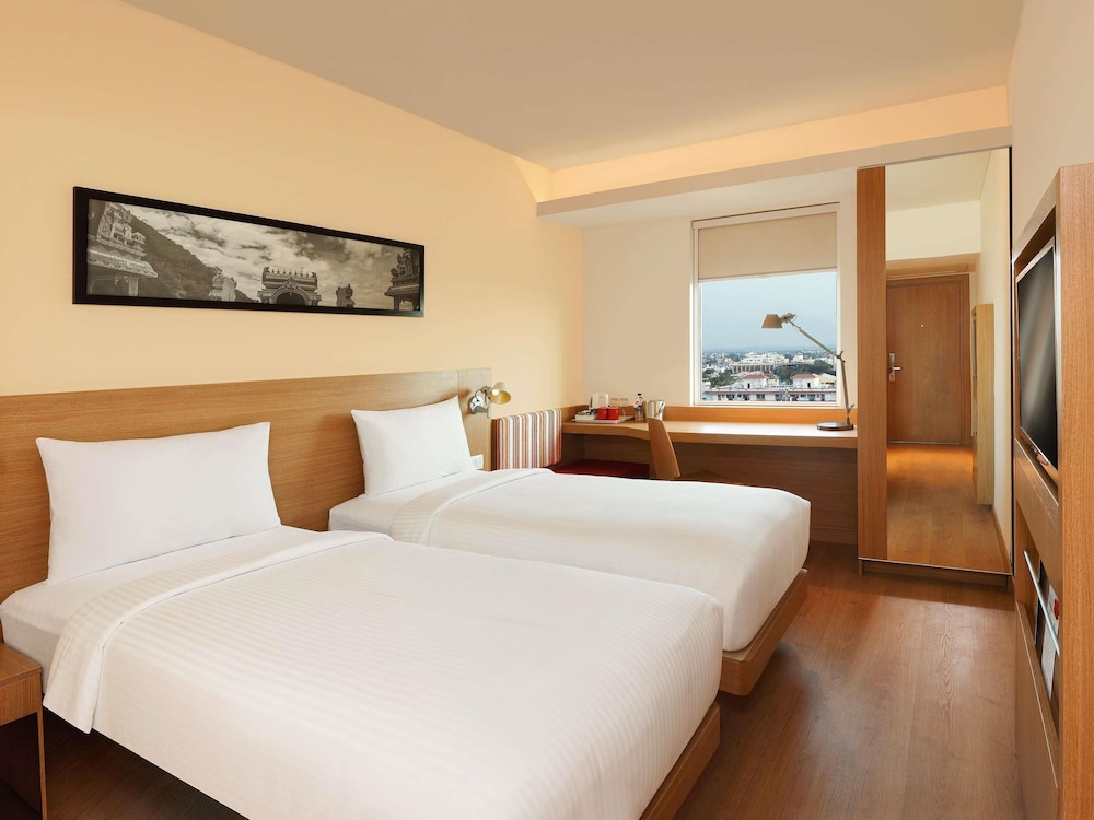 DELUXE, TWIN BEDS