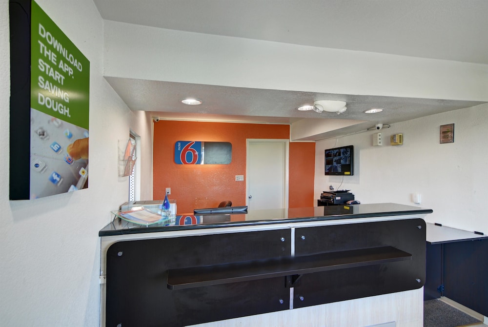 Motel6 Denton, TX - UNT 11/60