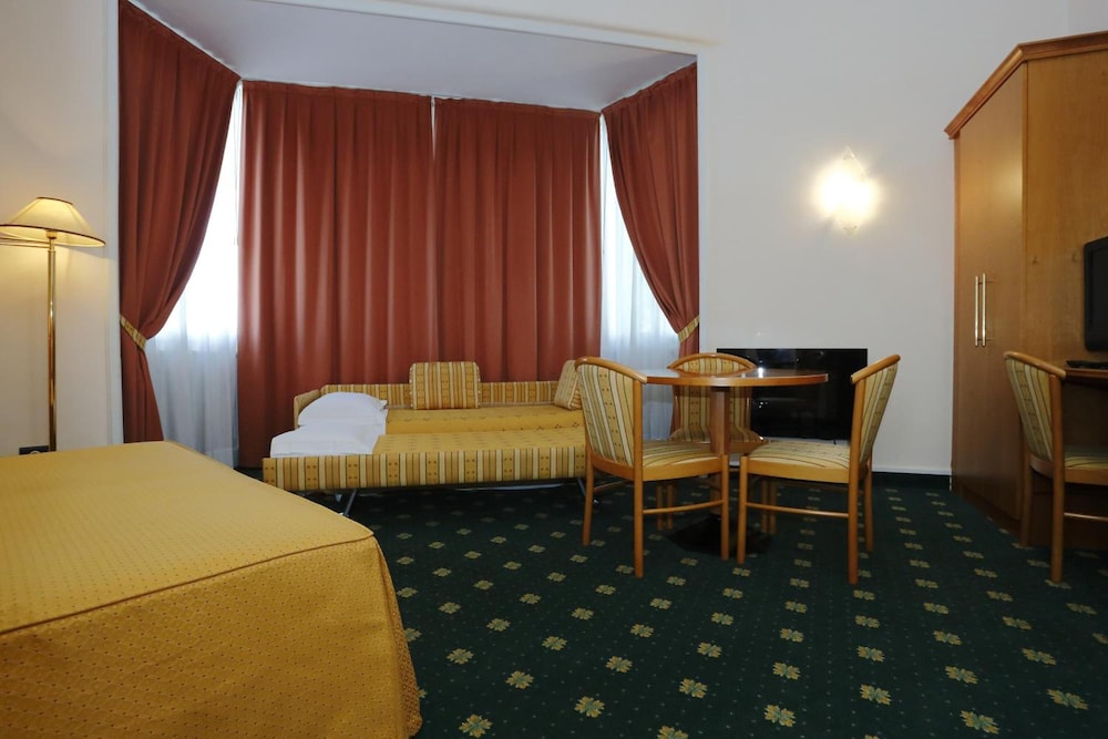 Hotel Estense 33/40