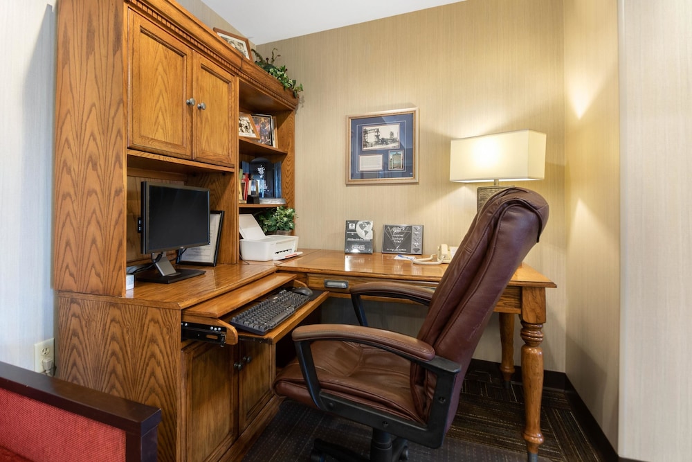 Comfort Inn Iron Mountain North 34/36