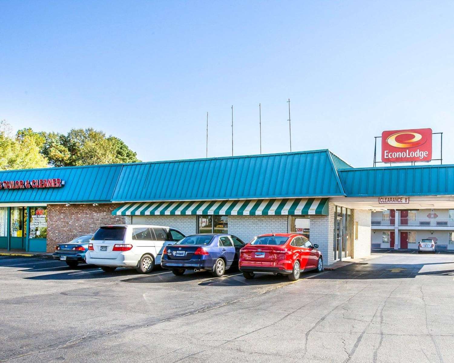 Econo Lodge Mc Donough 31/33