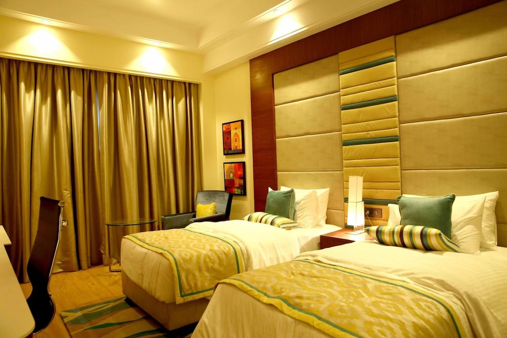 DELUXE, SINGLE BED