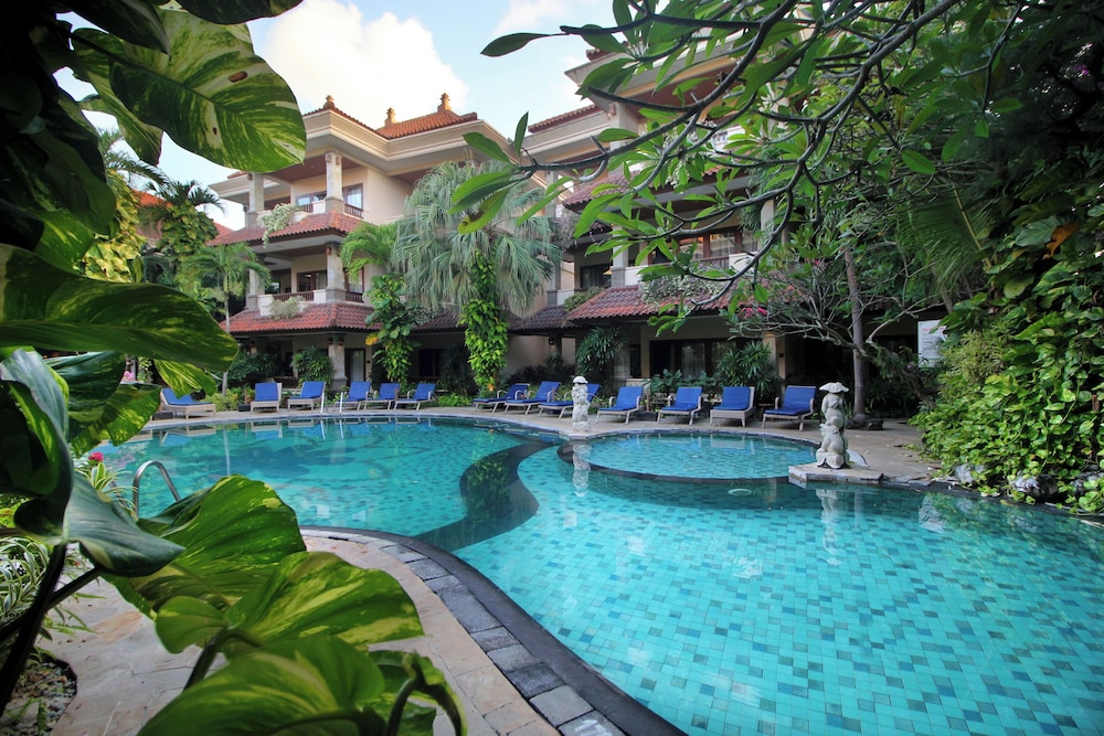 Parigata Resort Spa 69/71