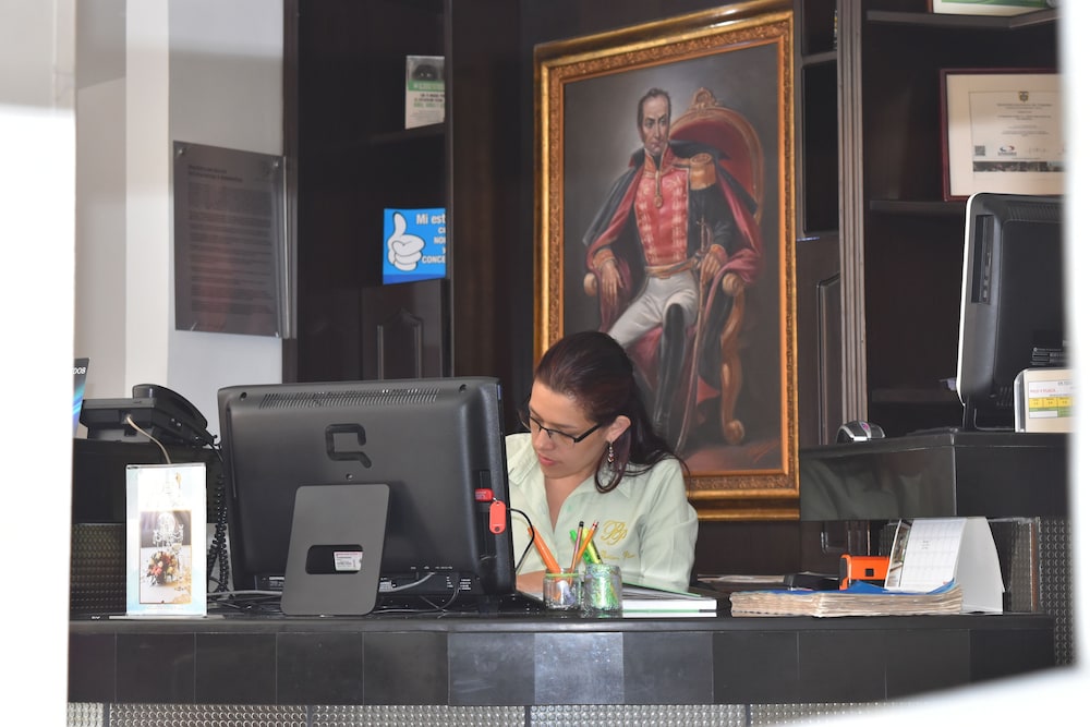 Hotel Bolivar Plaza 10/61