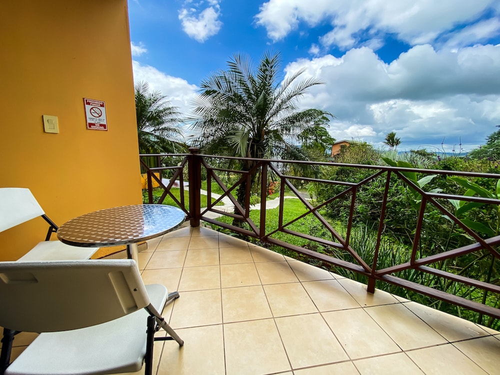 Arenal Tropical Garden 45/50