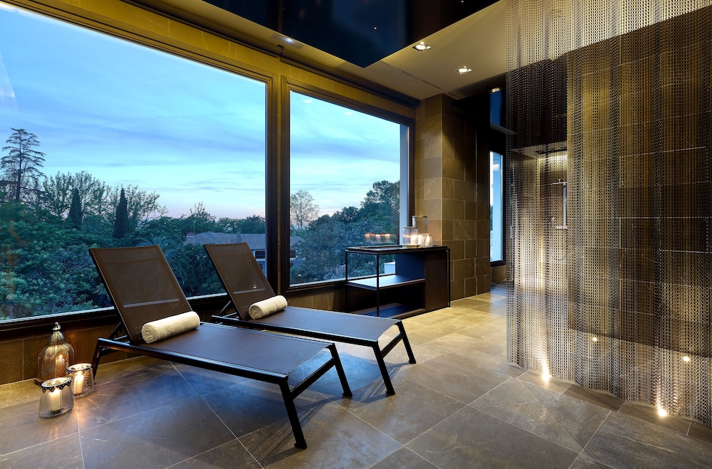 swimming pool spa