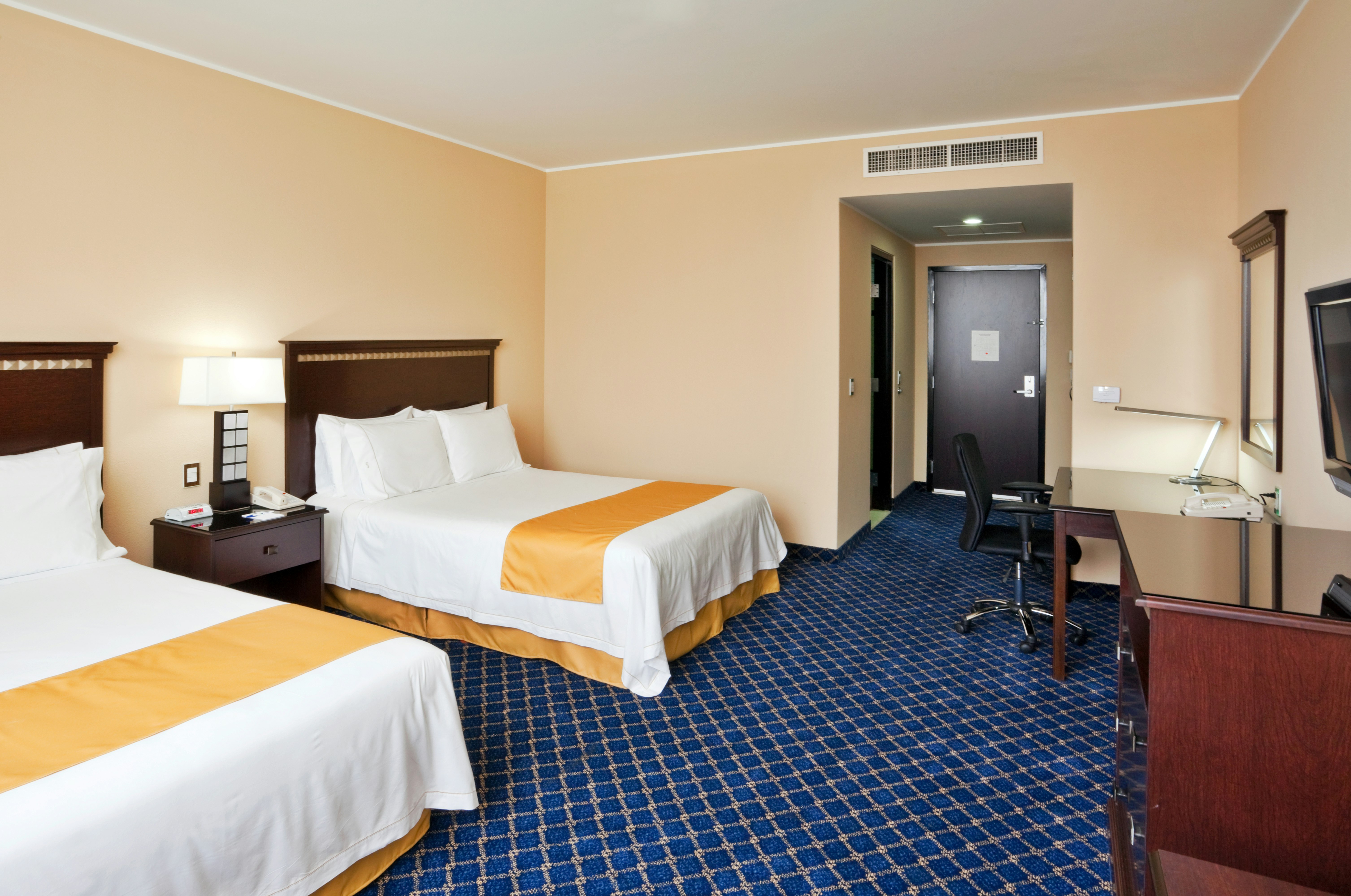 Holiday Inn Express Mexico Santa Fe 17/50