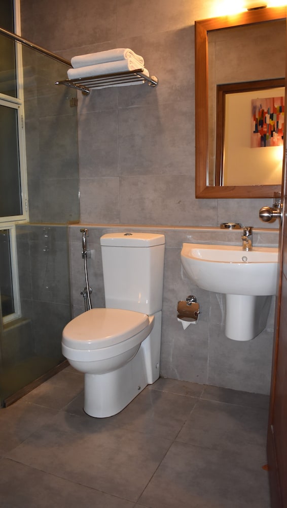 Port View City Hotel 40/46