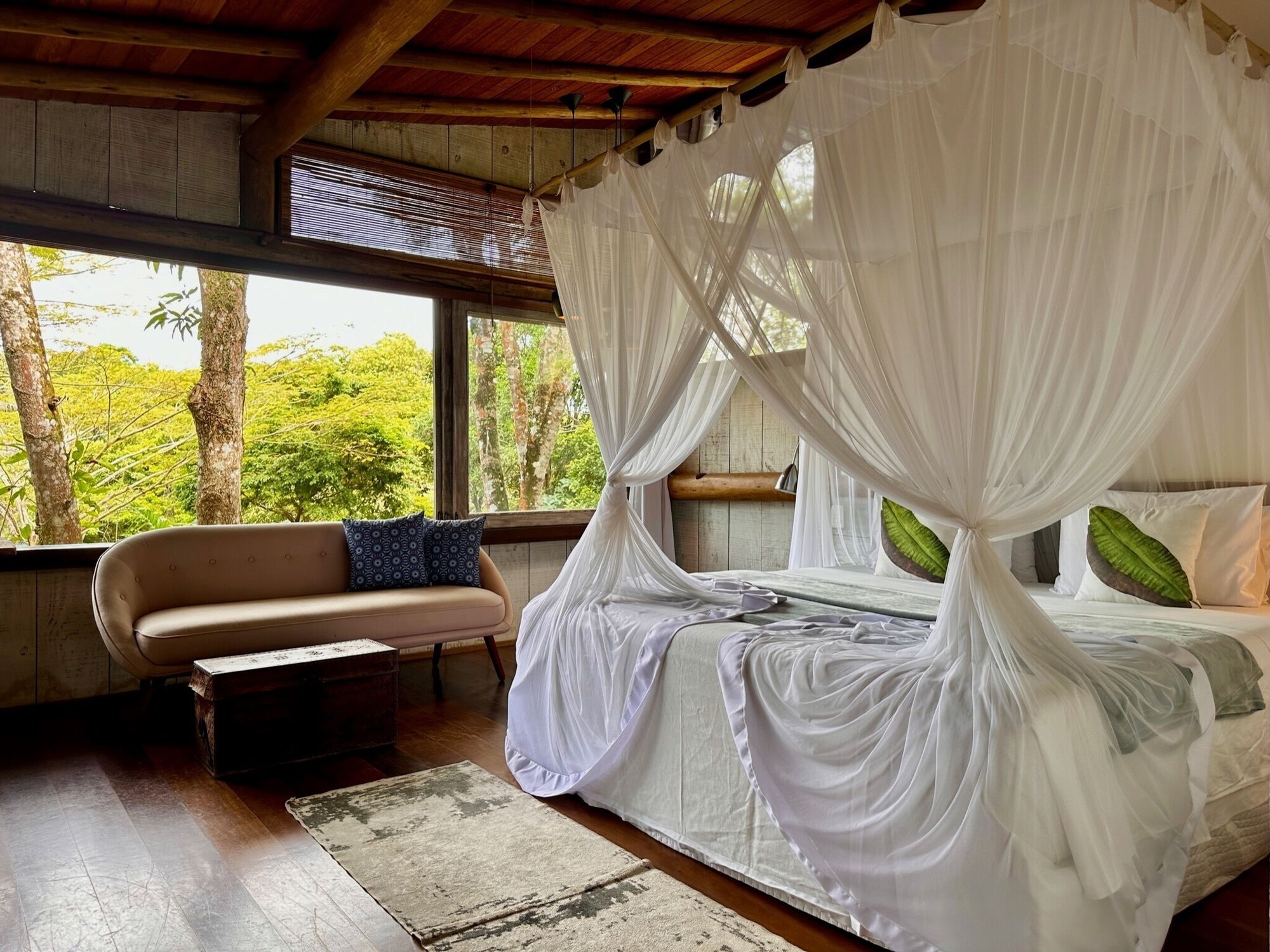 Extra, Bungalow, Suite, King and Twin Beds
