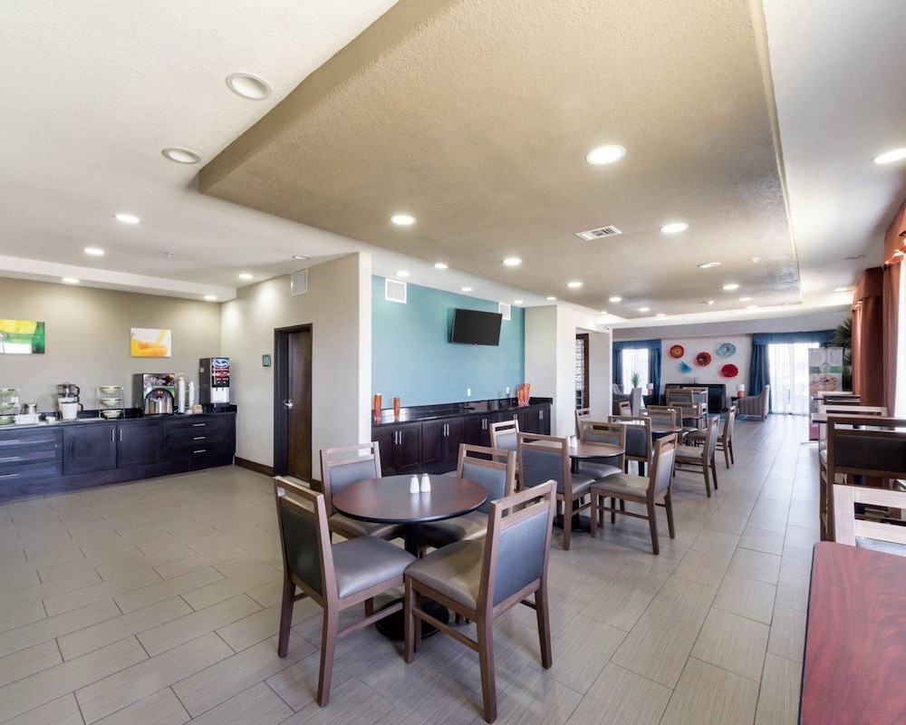 Quality Inn and Suites Victoria East 29/38