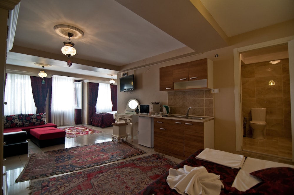 Safran Suites Apart 36/50