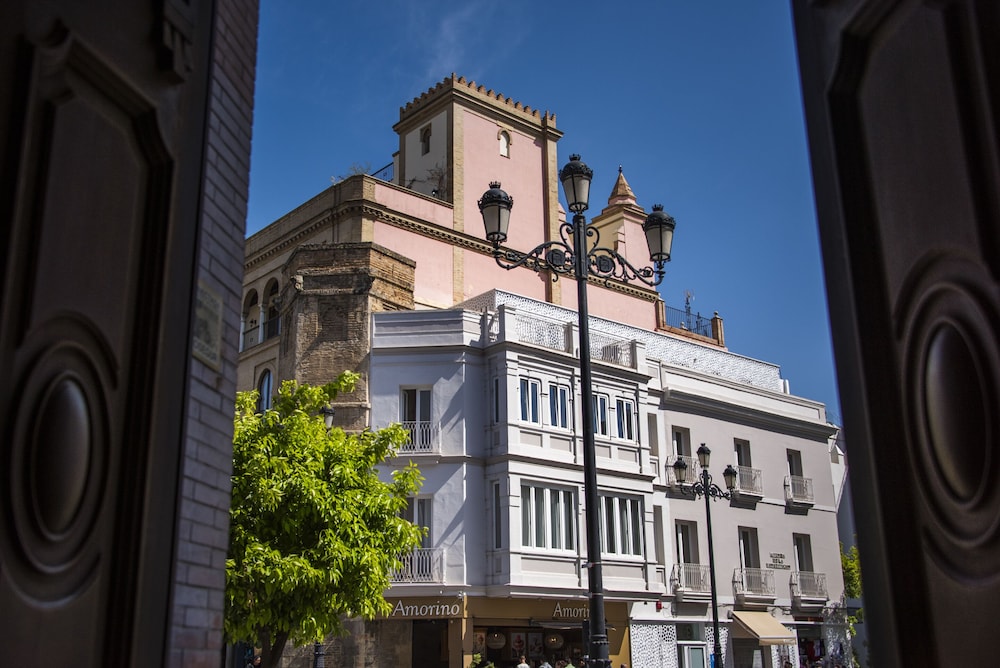 Torre Homenaje Historical Suites 6/50