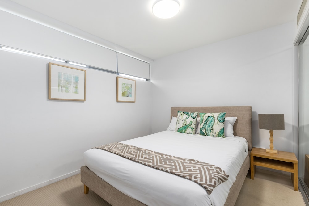 Echelon Apartments 13/42