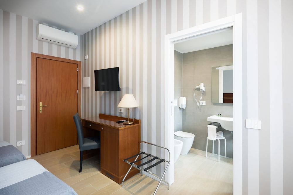 Hotel Excelsior 30/41