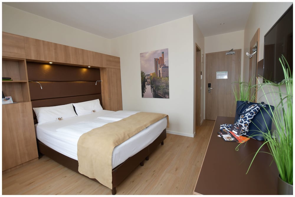 Motel Plus Berlin 12/48