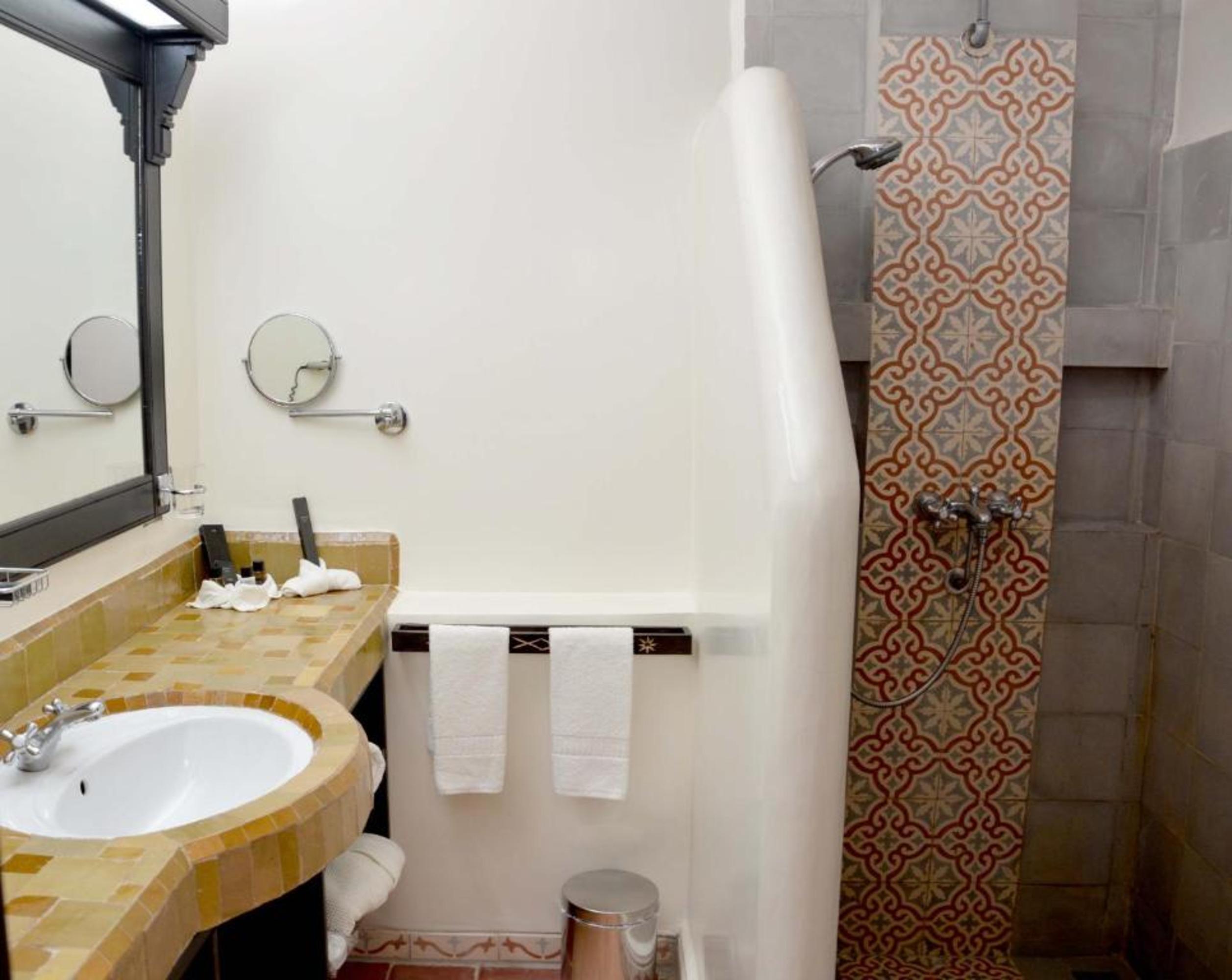 Prestige, Suite, Double Bed, Pool and Sea View