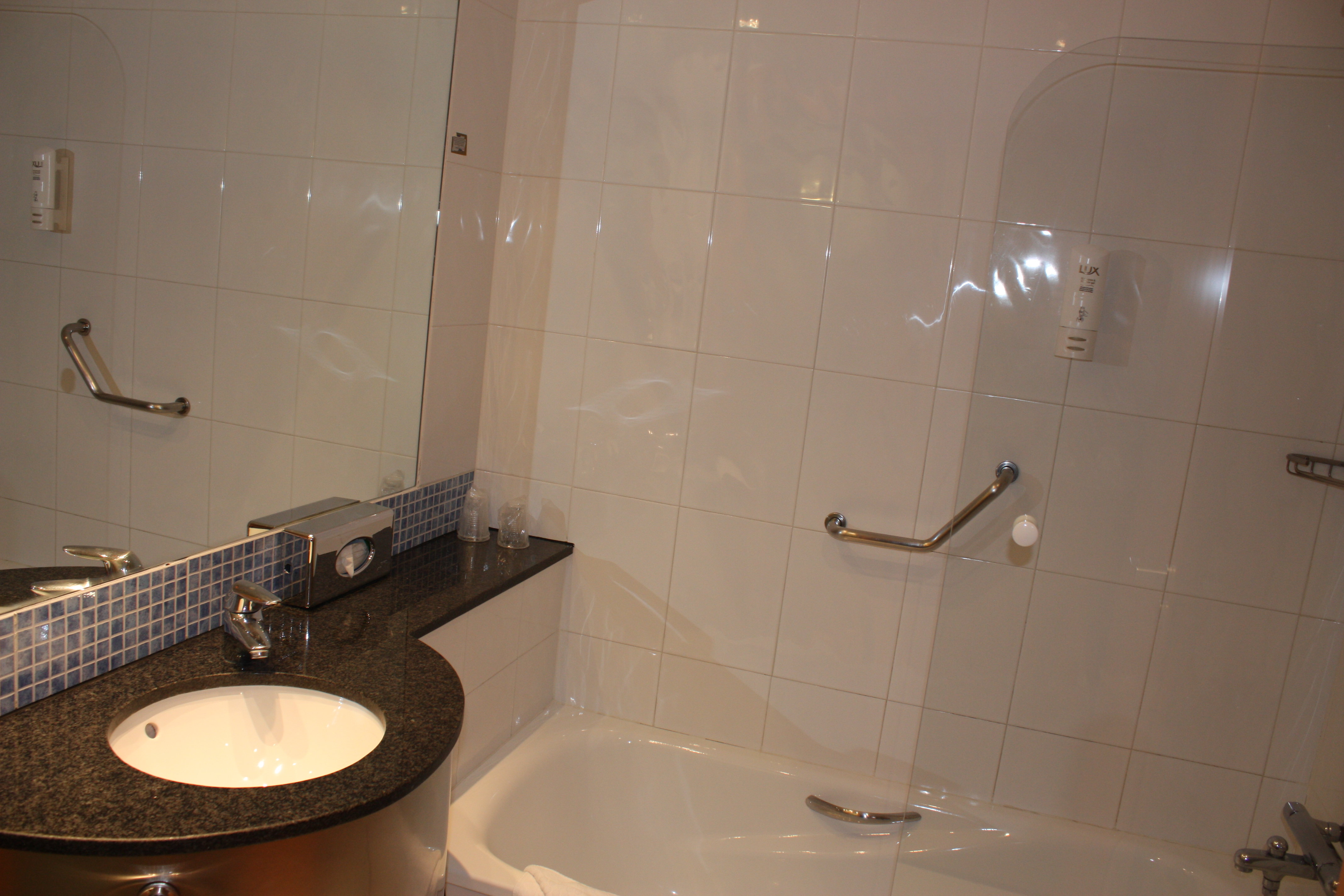 Holiday Inn Express Molins de Rei 57/62