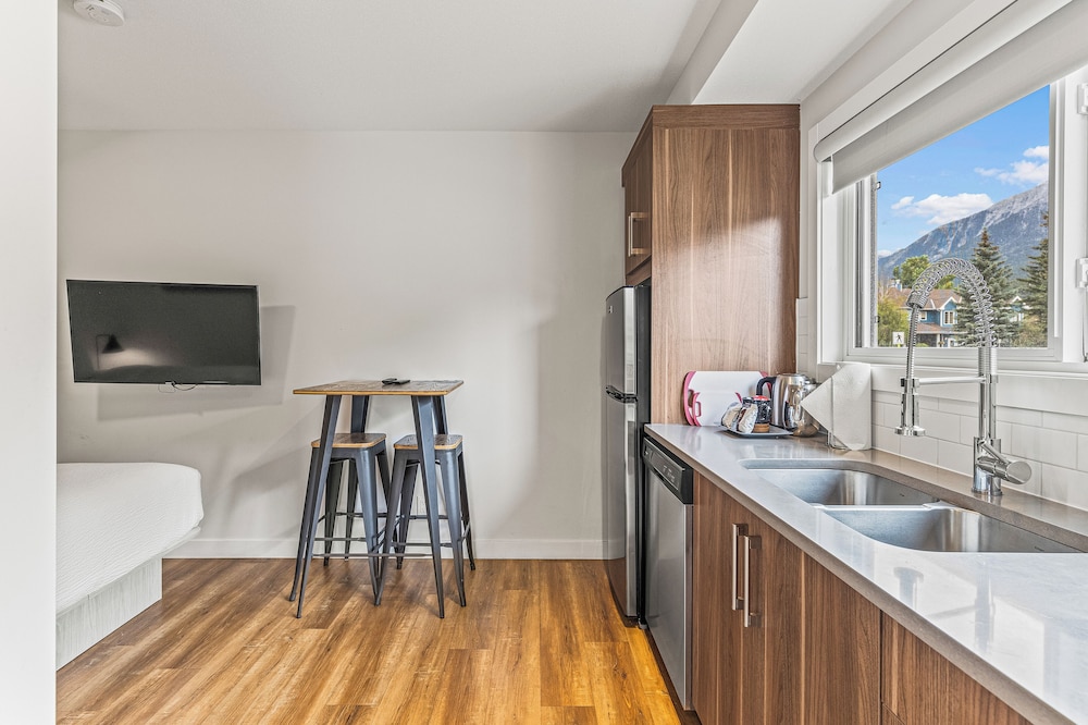 Basecamp Resorts Canmore 44/50