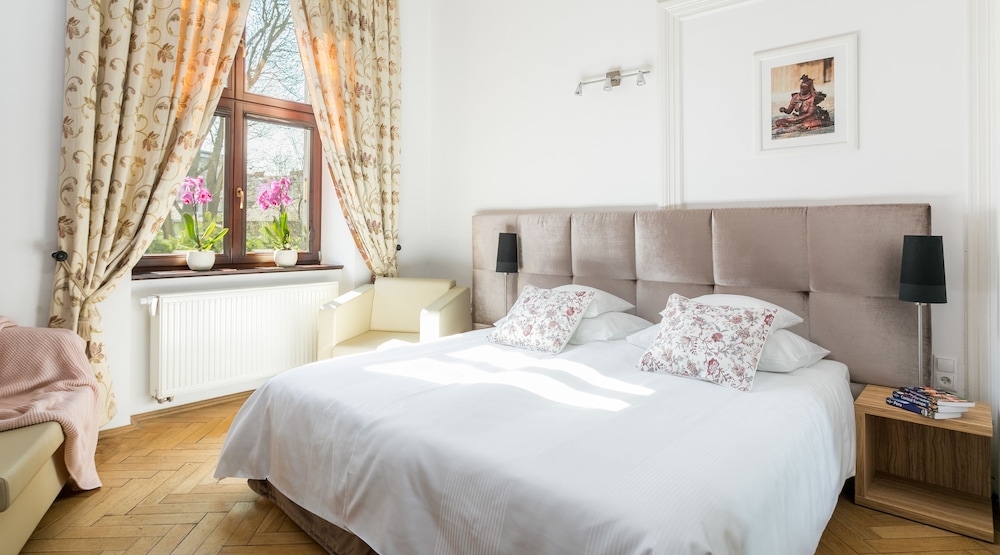 SUPERIOR, DOUBLE BED