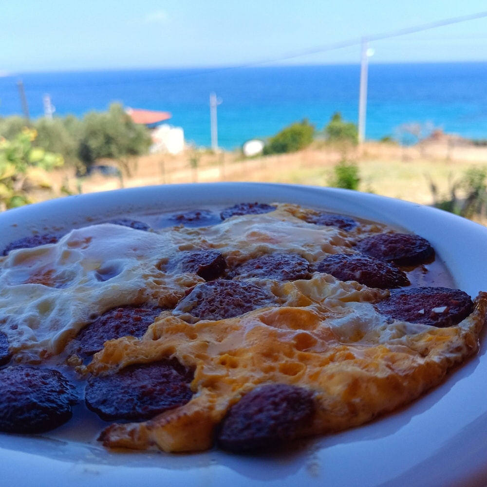 Hayela Bungolow Otel ve Restaurant Karaburun 8/34