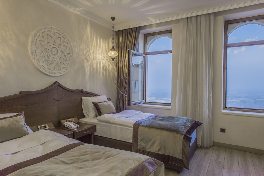 Kaya Ninova Hotel 20/50