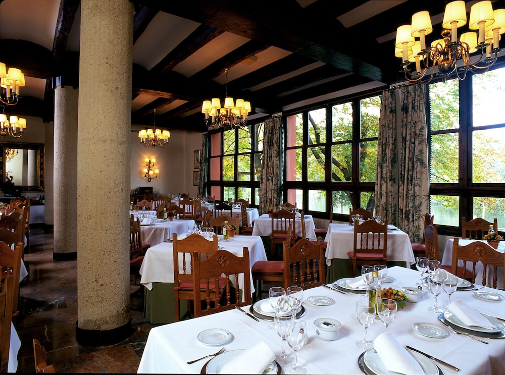 Parador de Gijon 27/50