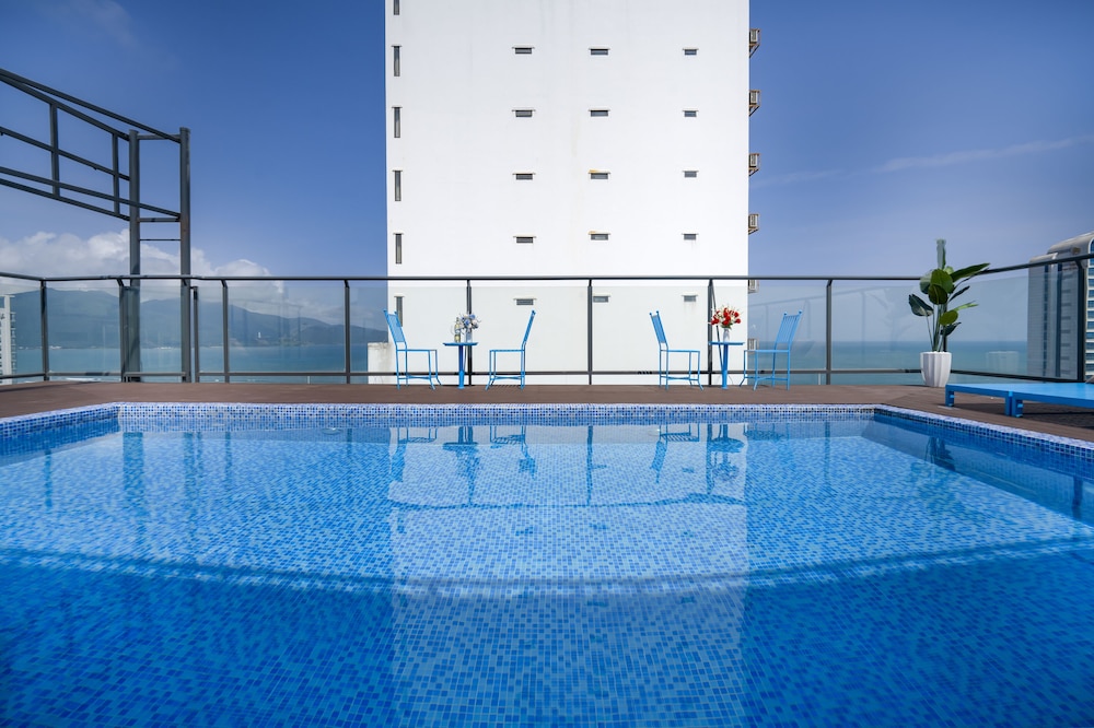 Royal Family Hotel Da Nang 27/50