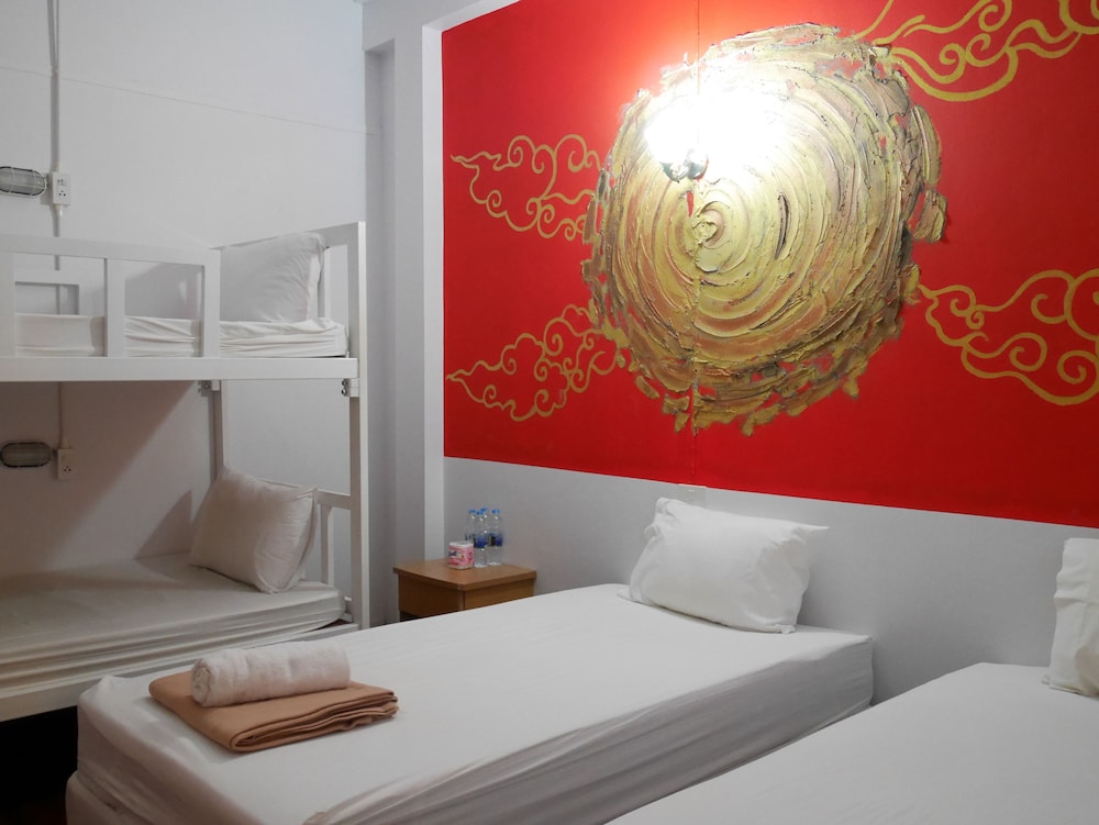Phuket Old Town Hostel 16/61